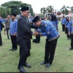 Peduli Sesama, Polsek Bontotiro Salurkan Bantuan Kepada Dua Nenek Lansia